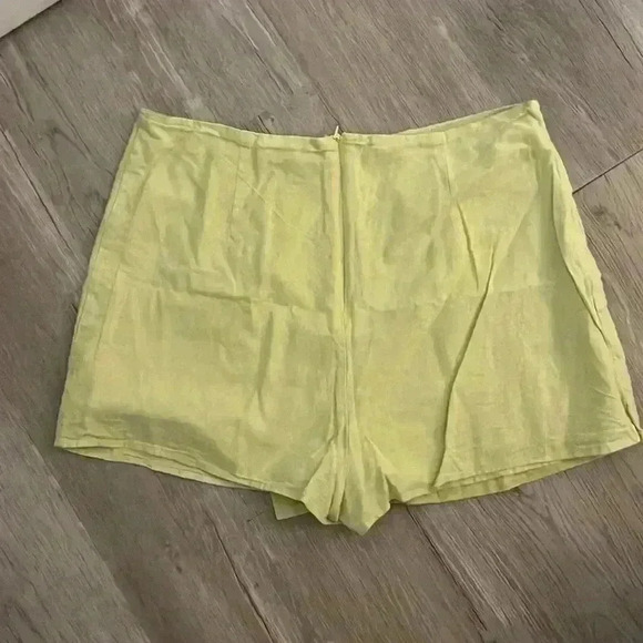 Cute skort Flat White brand from anthropology - Picture 2 of 3